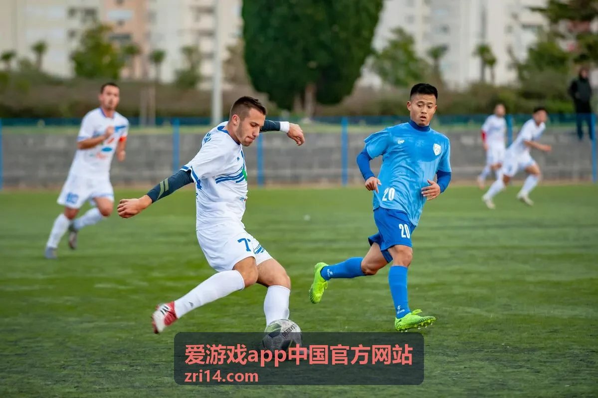 爱游戏app热门游戏苍蓝防线封面